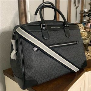 New Mk luggage 🖤